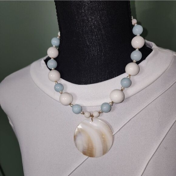Lee Sands Gemstone & White Coral Necklace w/ Shell Pendant. NWOT - Picture 8 of 10